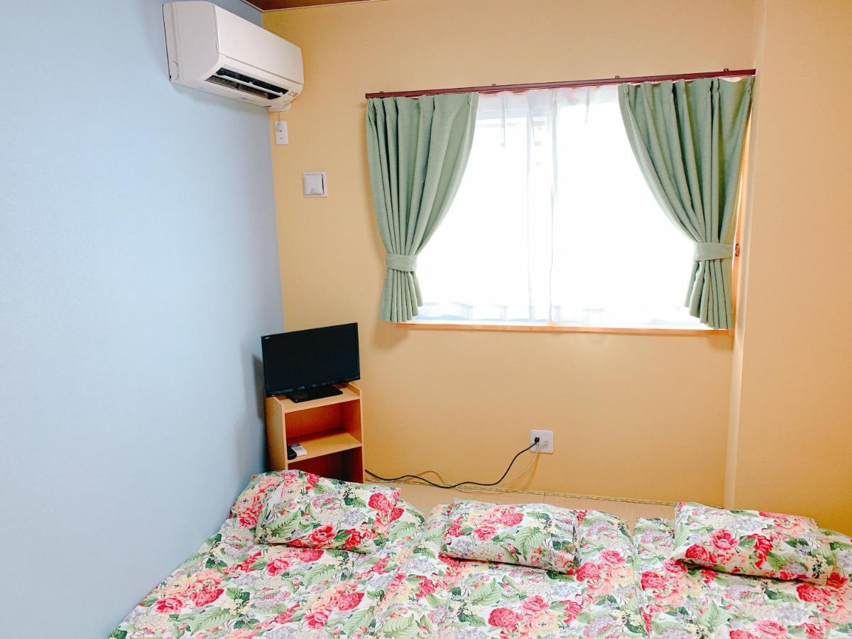 Guest House Kokokara Наха Экстерьер фото